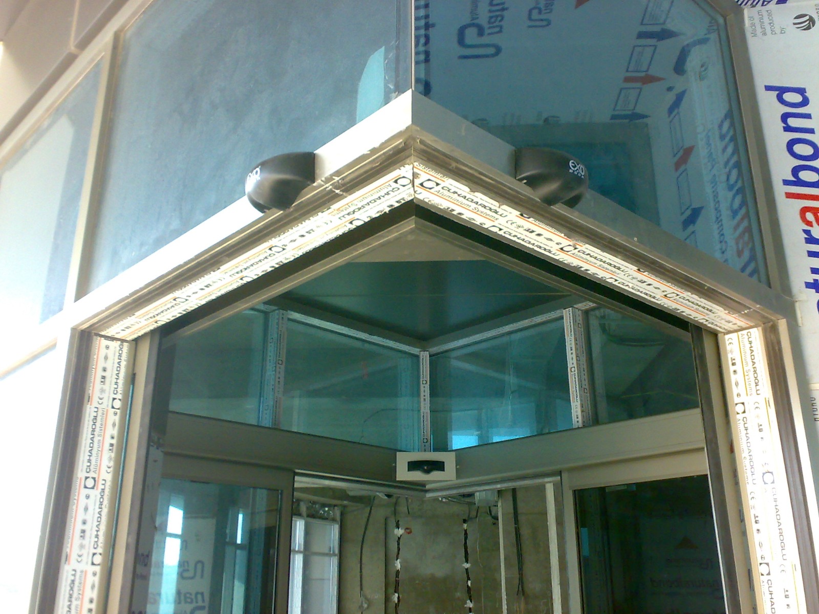 Prismatic Automatic Sliding Door